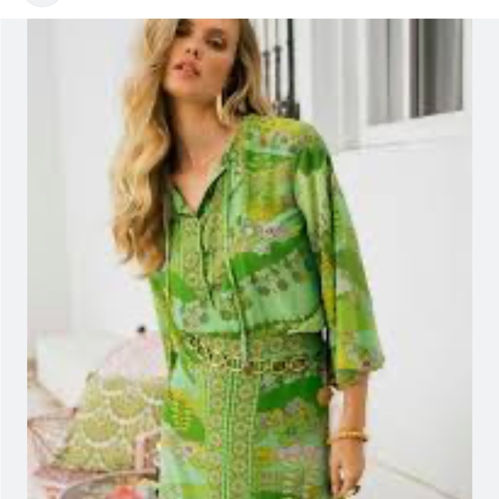 BNWT Annabelle blouse in jungle boogie